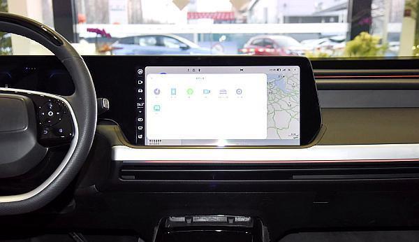 27万上市直指Model3, 车身长出0.2M, 溜背车身，无框车窗样样具备