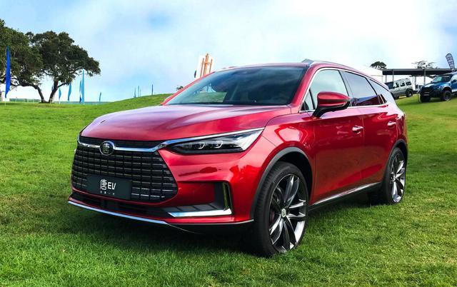 30万搞定丈母娘，买豪车不如选新能源车，低调、豪华、有品味