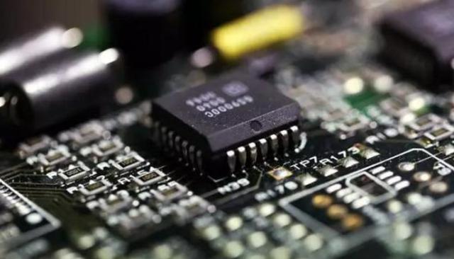 突破！中国首个5G微基站射频芯片研发成功，为5G时代奠定基础