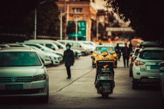 餐饮户遭涨佣“断粮”，骑手难接单，美团到底怎么了？