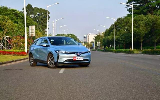 实测均超过400km！这5台轿车，让你不再有续航里程焦虑