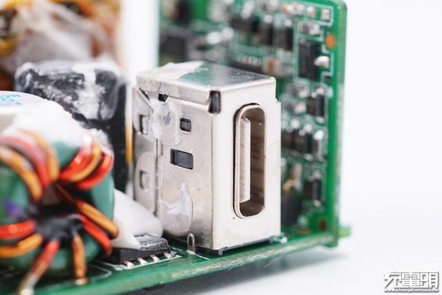 小米90W USB PD快充充电器拆解，用料确实猛