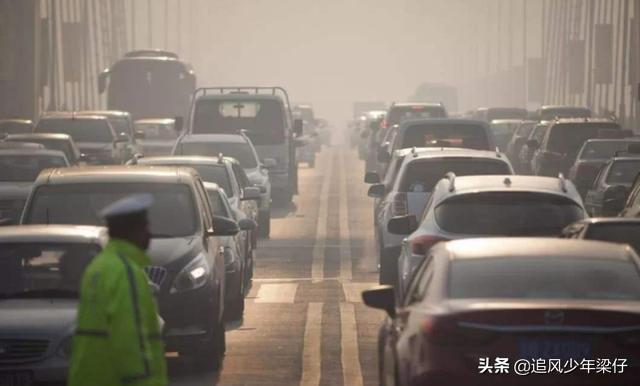 燃油车禁售第一个城市确定，看到信息后，刚买车的车主哭诉：咋办