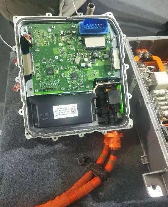 从一辆10万公里蔚来ES8拆解，看纯电动汽车的高压电安全设计