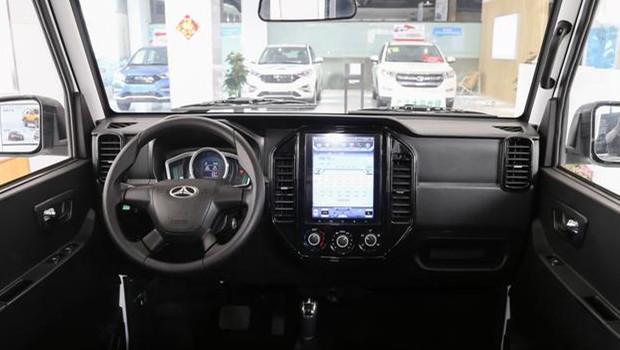 被称“小号奔驰G”，车长近3.3米+四轮驱动，售价不足6万！