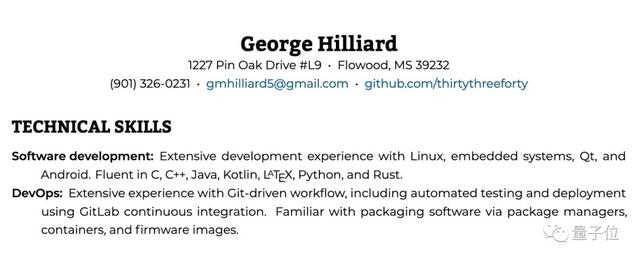 我的名片能运行Linux和Python，还能玩2048小游戏，成本只要20元
