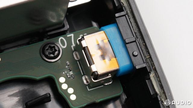 堆料最豪华的TWS耳机！亚马逊首款真无线产品 Echo buds 详细拆解