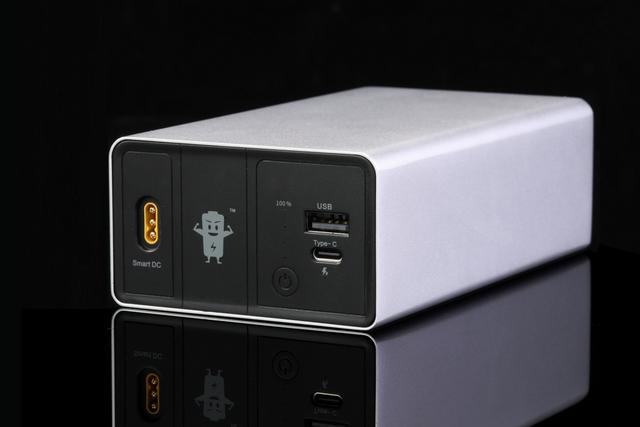 黑科技SmartDC-森石脉推出PowerBen能源堡360W移动电源