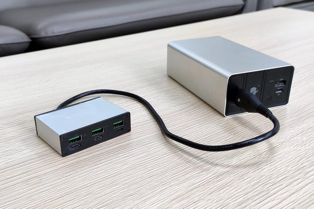 黑科技SmartDC-森石脉推出PowerBen能源堡360W移动电源