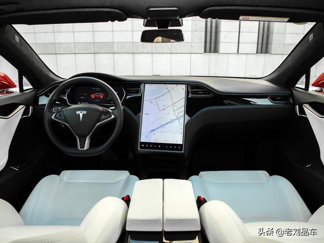 特斯拉Model S纯电超跑，续航680公里、百公里加速仅需2.6秒