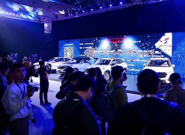 新宝骏这一波是真"稳"，一次发两款"5G"新车，让未来近在眼前