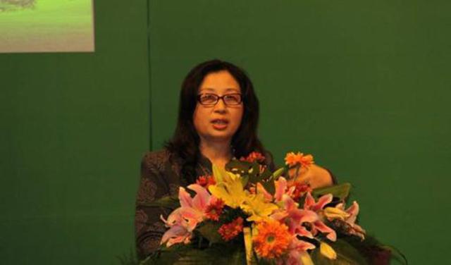 华为女皇孙亚芳，仅用7年当上华为董事长，两度辞职成功挽救华为