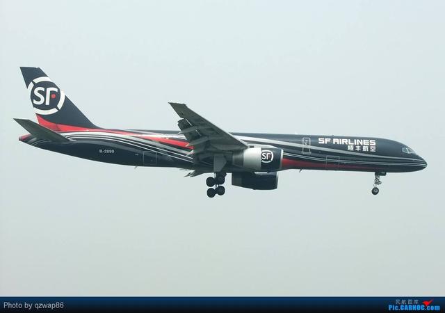 顺丰收费高不包邮的理由：因为他们要养灰机，记顺丰快递货机队