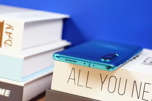 小米10发布满月，京东平台销量已超华为，这份答卷雷总应该很满意