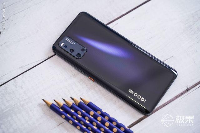 强大的性能旗舰手机！骁龙865+双模5G，极速体验秀翻全场！