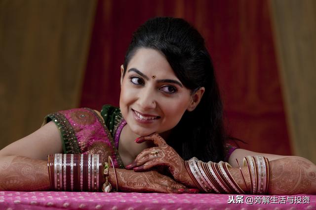 印度人在美企大获全胜！原因：早晨是否有水培养了接受变化的习惯