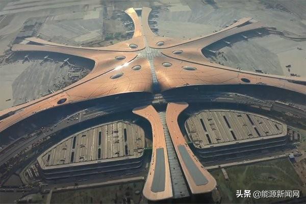 中国以每天5米建全球最大光热光伏电站，迪拜人：堪称奇迹！