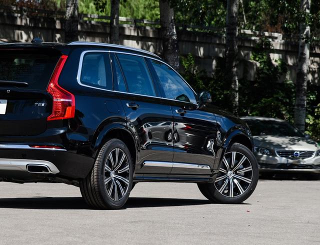 沃尔沃终于大爆发！新车霸气不输路虎，2.0T爆320马力，标配四驱