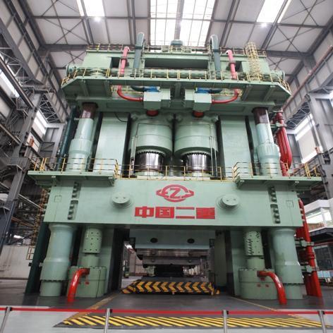 中国造出8万吨庞然大物，德国人死活不信，组团看后认清现实