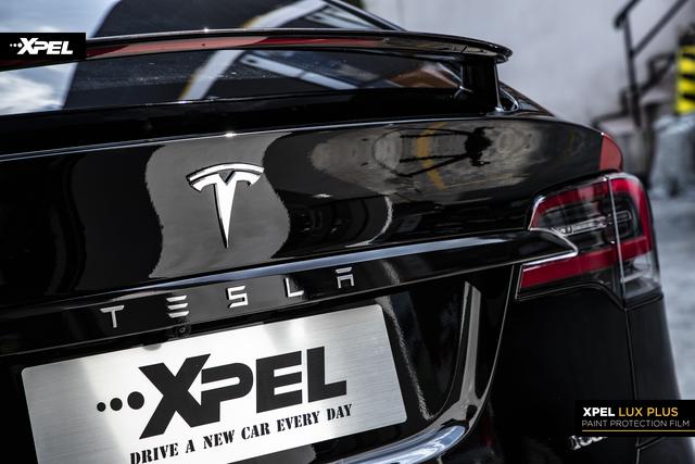 讲真的，我最后还是花了一百万买了辆特斯拉