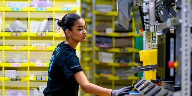 世界首富杰夫·贝索斯呼吁公众向亚马逊捐款 助其支付员工工资