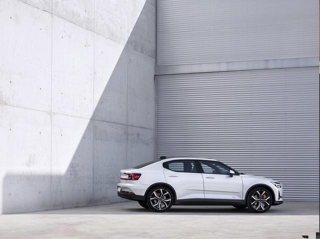 李书福电动豪车上市，将正面硬杠特斯拉！看马斯克还敢狂不？