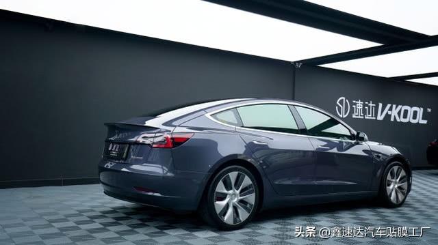 成都26岁水产余哥，特斯拉贴威固隐形车衣，深沉小伙变身硬汉