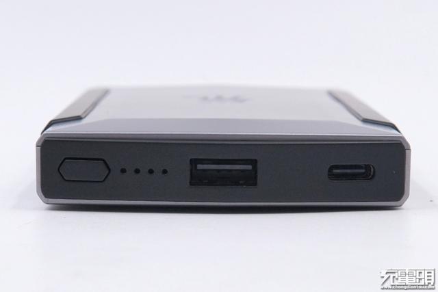 红魔推出的27W氘锋移动电源，拆完发现竟是个马甲版