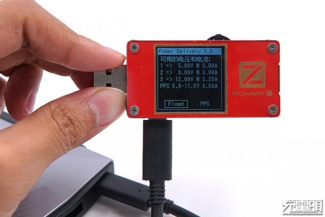 红魔推出的27W氘锋移动电源，拆完发现竟是个马甲版