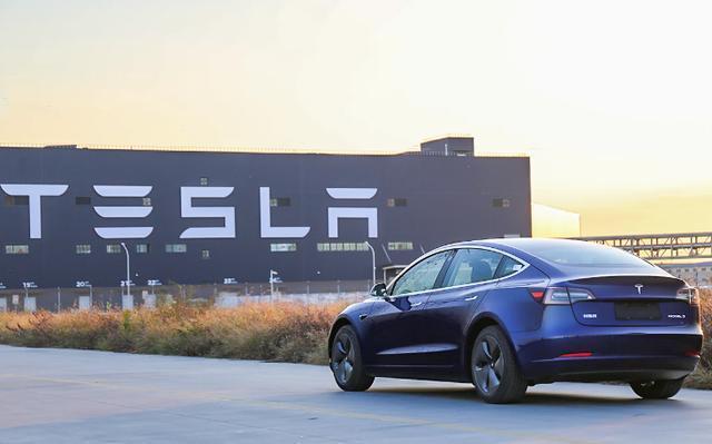 特斯拉技术先进，匪夷所思的生产速度，即使备受质疑依旧稳居上风
