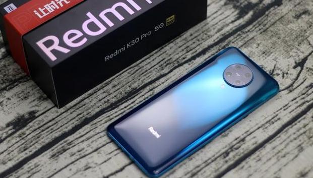 荣耀30 Pro真机在地铁站曝光，网友：拿什么打红米K30 Pro？