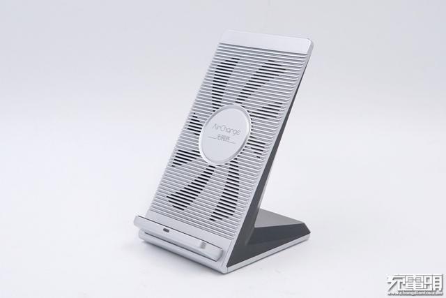 电商爆款无线充：南孚AirCharge立式风冷无线快充深度拆解