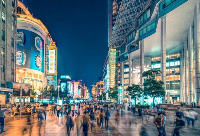 商场“反杀”纯电商的方法,终于找到了