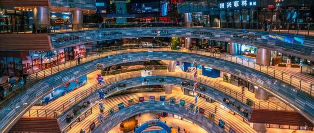 商场“反杀”纯电商的方法,终于找到了