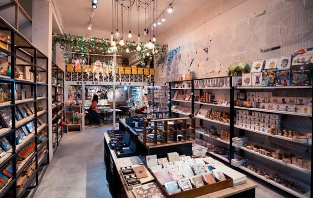 商场“反杀”纯电商的方法,终于找到了