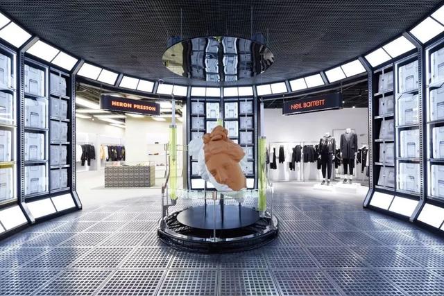 商场“反杀”纯电商的方法,终于找到了