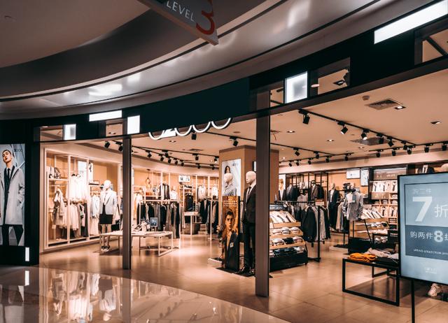商场“反杀”纯电商的方法,终于找到了