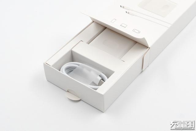 10V3A SCP？华为第二代65W PD充电器开箱评测