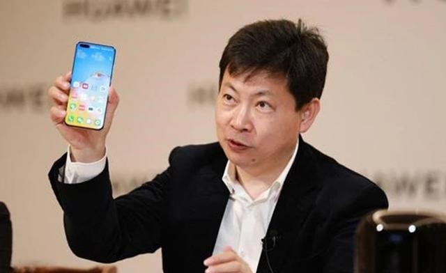 花粉们错怪余承东了，华为并没有向谷歌低头，而是“以退为进”？