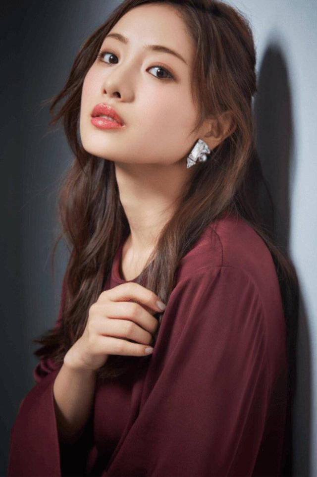 不再自己抠图了，Python用5行代码实现批量抠图