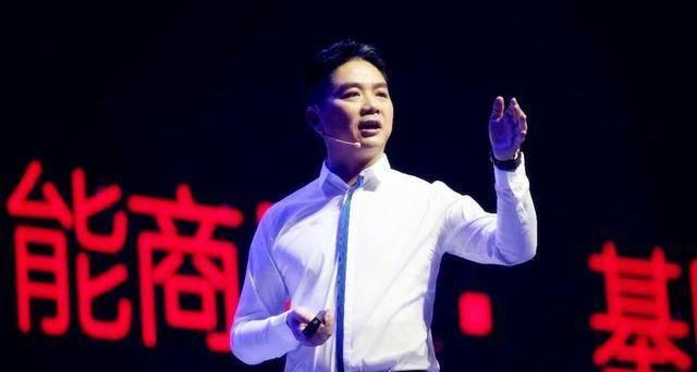 刘强东事件奶茶妹打破沉默，成网红是父亲一手策划？奶茶爹厉害了