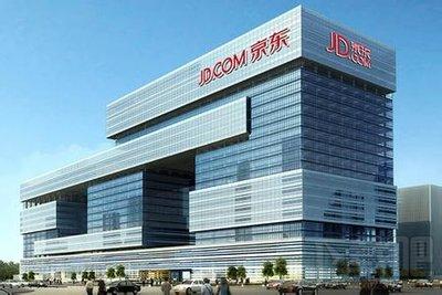 他是京东第一位员工，拿着600块月薪却坚持了18年，如今怎样了