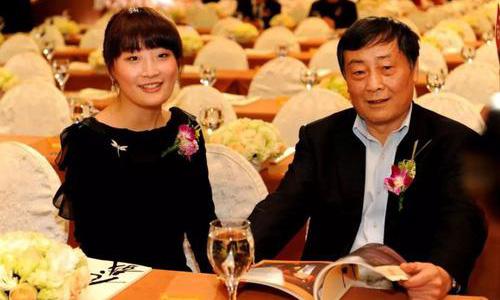 宗庆后为电商“折腰”？2亿开公司，曾公开“怒斥”马云“胡说”