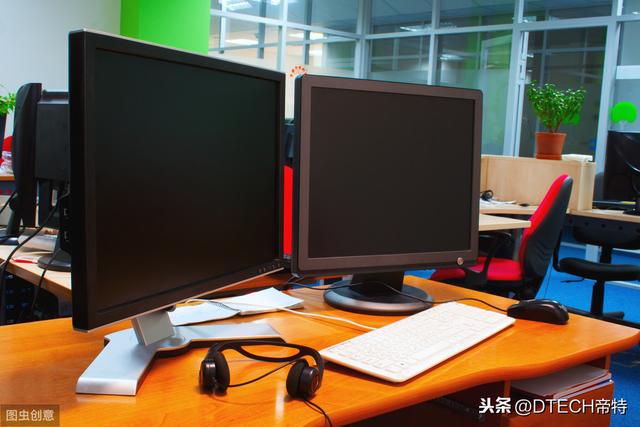 雷电3，传输速率是USB3.0的8倍，3.1的4倍，不愧是“闪电”接口
