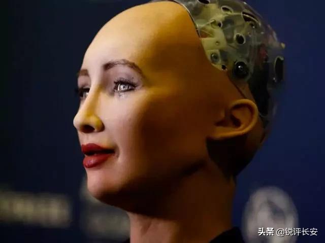 机器人首次拿到人类身份证！女性机器人索菲娅被授予沙特公民身份