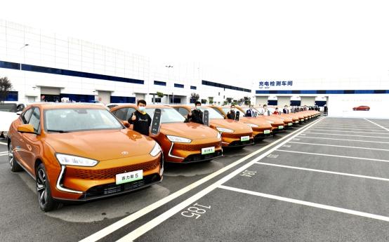 新电动轿跑SUV 赛力斯5新车体验用户交车仪式正式举行