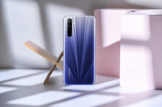 OPPO彻底爆发！游戏芯片＋90Hz＋30W闪充，这真的是千元机吗？