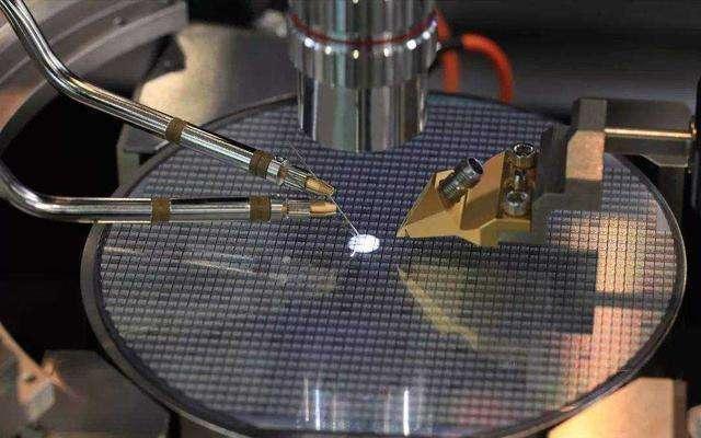 再传喜讯！中国科技突破技术“无人区”，5nm蚀刻机或领先全球！