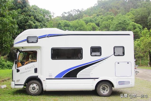 万字详解，诺亚方舟2020款新能源房车，两室一厅旅居生活不缺电！