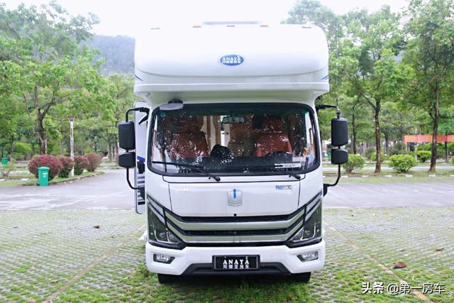 万字详解，诺亚方舟2020款新能源房车，两室一厅旅居生活不缺电！